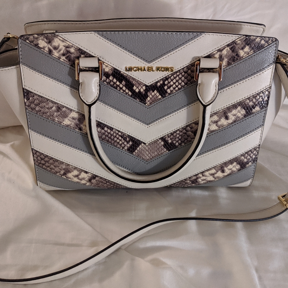 Michael Kors Leather handbag